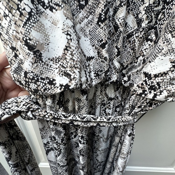 INC Dress Size XL Snake Skin Stretchy Beaded Short Sleeve Belted Elastic Waist - Picture 3 of 13